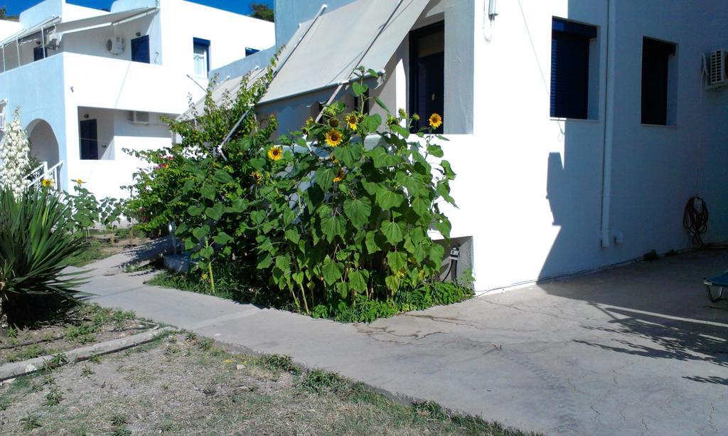 Iro Apartments Paralia Agias Foteinis ภายนอก รูปภาพ