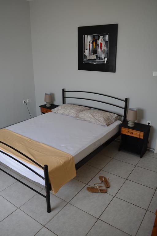 Iro Apartments Paralia Agias Foteinis ภายนอก รูปภาพ