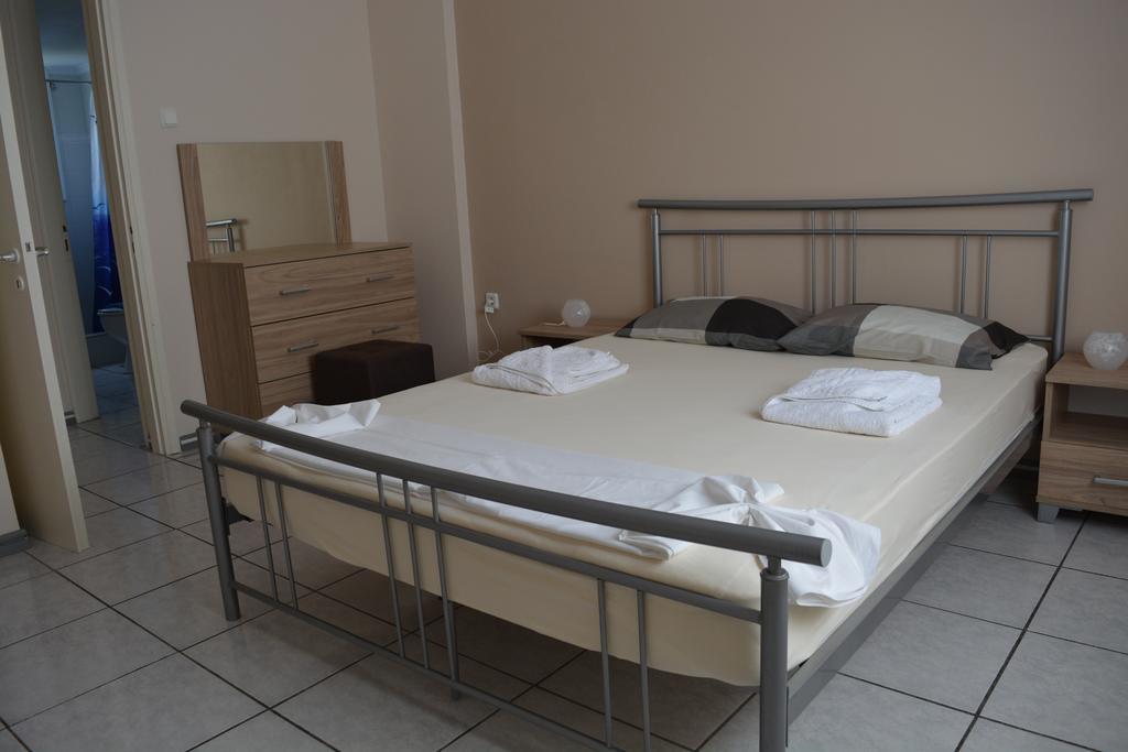 Iro Apartments Paralia Agias Foteinis ภายนอก รูปภาพ