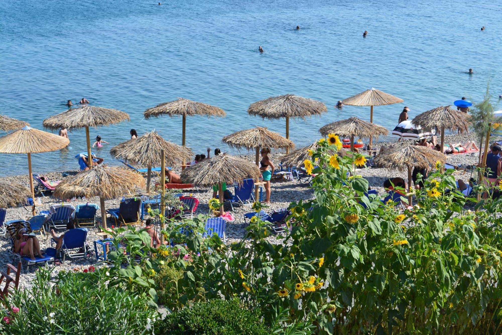 Iro Apartments Paralia Agias Foteinis ภายนอก รูปภาพ